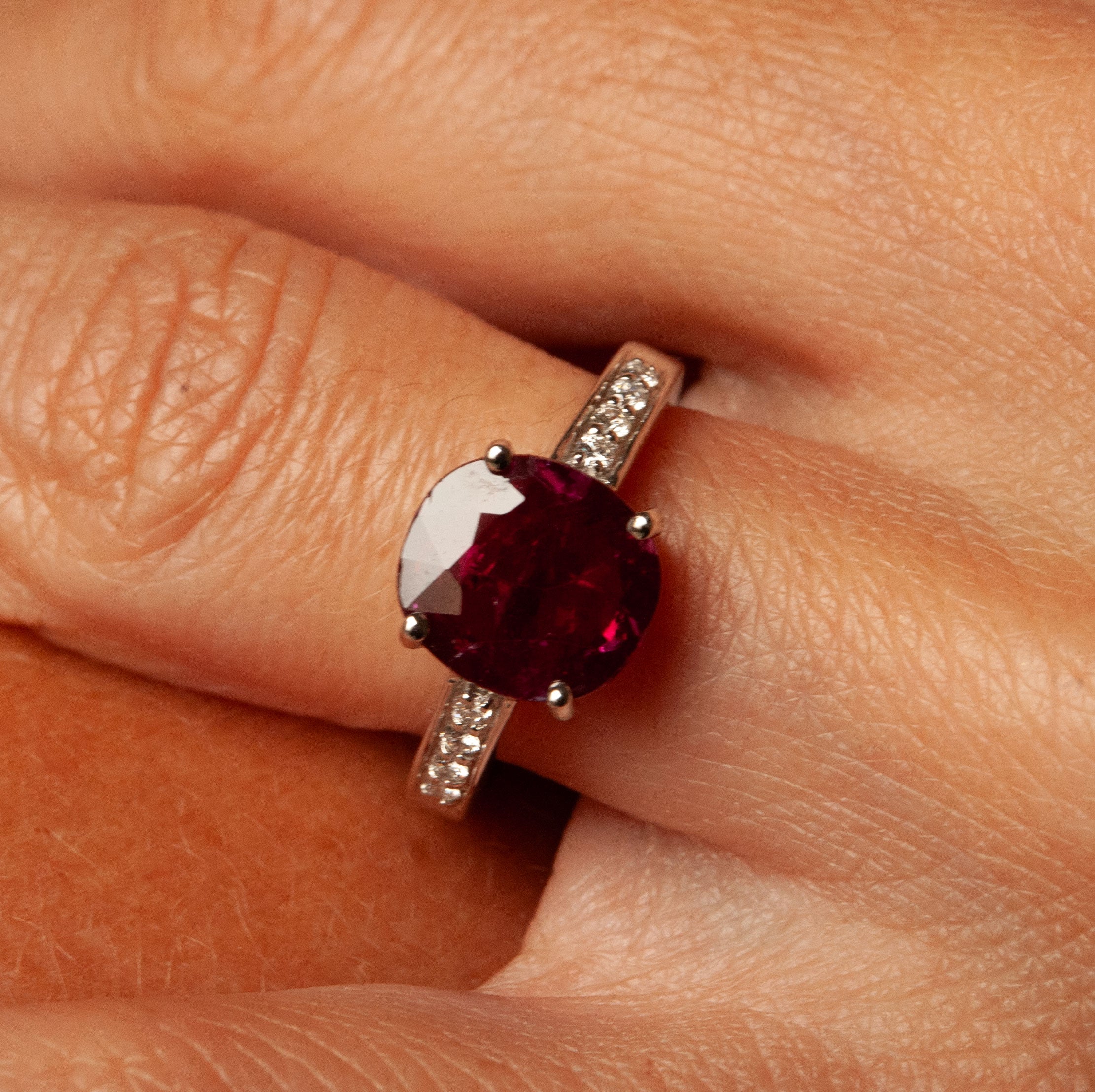 “Florence” Ring, Gold, Ruby, Diamonds