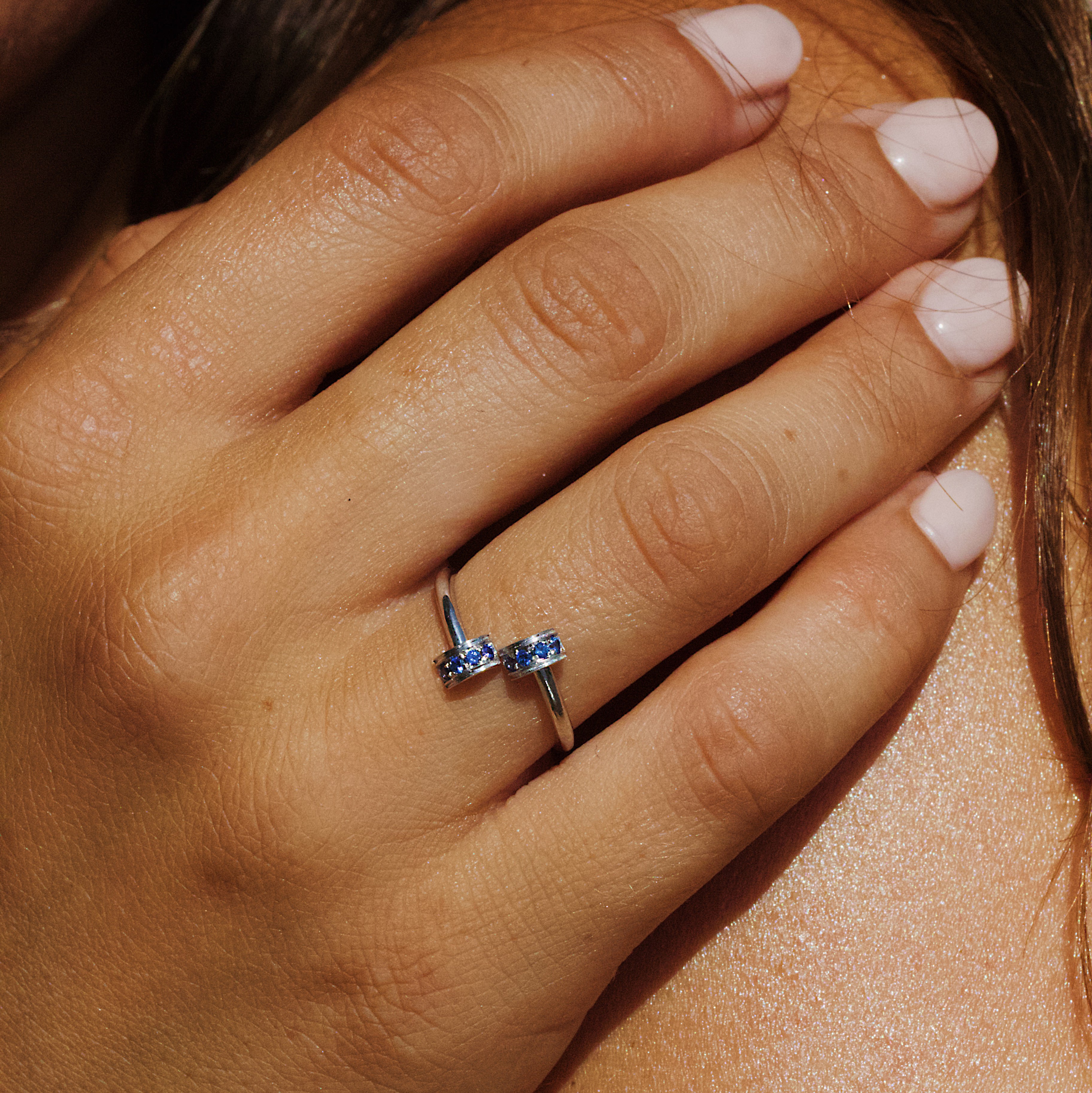 The “Gram” ring, White Gold, Blue Sapphire